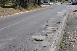 Buche e insidie, la Regionale 155 è una trappola