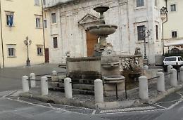 Fontana Pia, regna il degrado. Urgente il restauro