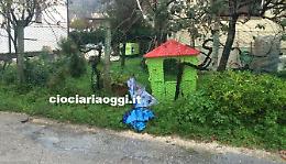 Trovato morto in strada: &egrave; mistero.  E su braccia e addome alcuni morsi di cane