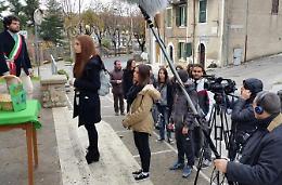 Via alle riprese del cortometraggio. Attori e studenti insieme in scena
