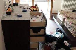 Furto in pieno giorno in un'abitazione. Le paghette dei nipoti nel bottino dei ladri