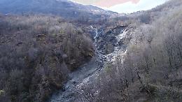 Fiume Liri invaso dal fango, scatta la psicosi inquinamento. Tutta colpa della frana