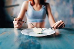 Disturbi alimentari, anoressia e bulimia: "Quando il cibo ci fa stare male"