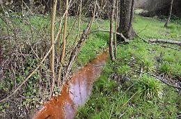 L'acqua rossa scorre anche a Caira: chiesti approfondimenti e ordinanze ad hoc