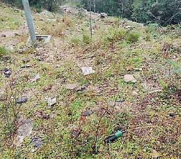 Rifiuti alla Rocca Janula e in via Montecassino: gli incivili colpiscono ancora