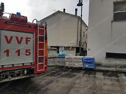 Cella di un forno in tilt, divampa l'incendio: soccorritori sul posto