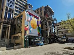 Cassino, la street art arriva...in Comune: il nuovo 'volto' del palazzo piace