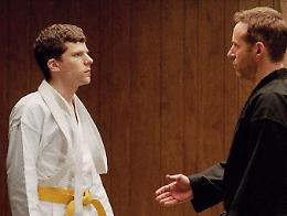 L'arte della difesa personale: la black-comedy arriva su Prime Video a colpi di karate