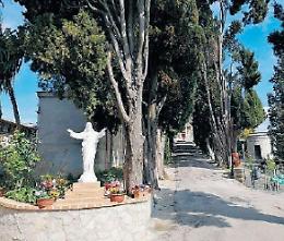 Anagni, lavori e decoro, interventi urgenti al cimitero. Il luogo sacro cambia volto
