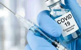 Stop dosi Pfizer ai medici di base, vaccineranno solo con AstraZeneca: la polemica