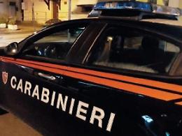 Sorpresi in un rustico a bere alcolici durante il coprifuoco: in cinque nei guai