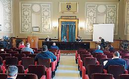 Rifiuti, aria da resa dei conti. Nuova discarica: guerra di nervi Regione-Provincia