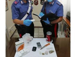 Beccato mentre cedeva stupefacente: arrestato spacciatore 46enne