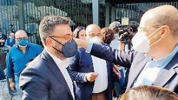 Alle grotte torna il sereno tra Zingaretti e Buschini: un abbraccio chiude le tensioni