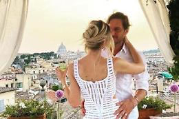 Ilary e Totti festeggiano 16 anni di matrimonio: cena speciale e romantica