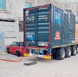 Un esteso black out lascia al buio per ore tutto il centro: le polemiche