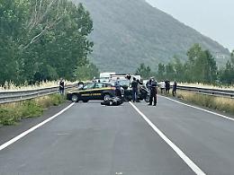 Incidente sulla Frosinone-Mare, cade dalla moto e sbatte a terra: grave a Roma