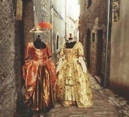 Museo della Lana, in mostra gli abiti di corte realizzati da “La Scarana”