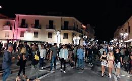 Movida più pulita: cibo e bevande vietati per strada, multe salate per i trasgressori