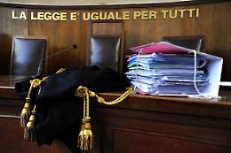 Lei lo lascia, lui la perseguita ed aggredisce. L'uomo ora è nei guai