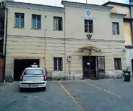 Azzannato da un pittbul, passante ferito. Denunciato il padrone del cane
