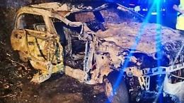 Incidente fatale, muore a 16 anni nell'auto avvolta dalle fiamme: grave il fratello