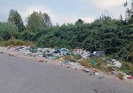Discariche a cielo aperto ovunque, incivili senza scrupoli: cittadini indignati