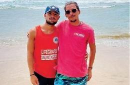 Terrore in mare: 11 persone in balia della forte corrente. Salvate in extremis
