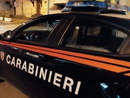 Minaccia una donna con una bottiglia di vetro e le ruba la borsa: nigeriano denunciato