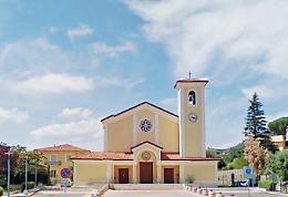 Promoter di 33 anni morto nel laghetto dell'Eur: questa mattina i funerali