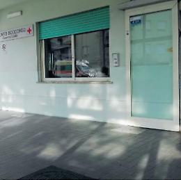Drammatico incidente all'alba: una task force per salvare due giovani
