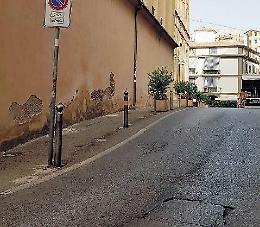 Scippo a tarda sera e in pieno centro: la vittima è una donna. Poi la "sorpresa"
