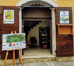 Un infopoint turistico allestito dalla Pro loco: il rilancio della Valle