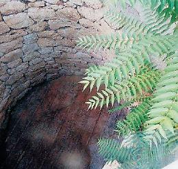 Atina, turisti senza indicazioni: la cisterna è un enigma