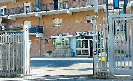 Violenza e angherie sui genitori. Poi aggredisce il padre: giovane denunciato