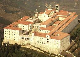 Turismo lento. Boom di visitatori tra storia e fede