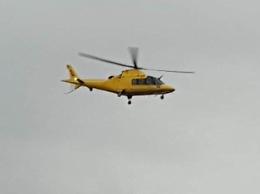 Violento scontro tra un'auto e una moto: un uomo elitrasportato