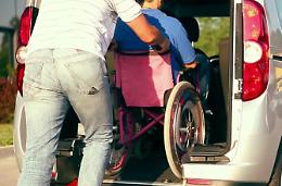 Attivo il trasporto scolastico degli alunni con disabilità: ecco come fare domanda