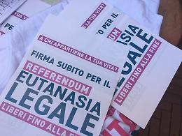 Referendum sull'eutanasia legale: prosegue la raccolta firme