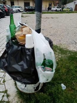 Una città sommersa dai rifiuti, tra inciviltà e degrado: “Ora basta"