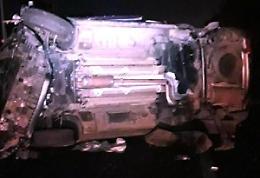 Incidente nella notte tra 3 auto, una si ribalta: 6 feriti tra cui 3 bambini