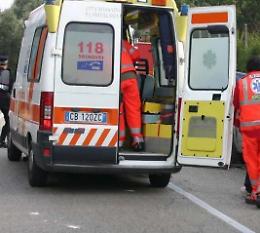 Parte un colpo dal fucile e centra la moglie incinta: sfiorata la tragedia