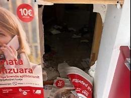 Doppio furto nella notte: assaltati un bar e un negozio di telefonia. I particolari