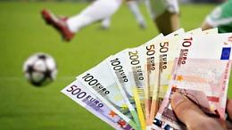 Le ruba i soldi dalla postepay e li gioca online: tradito dalle scommesse sportive