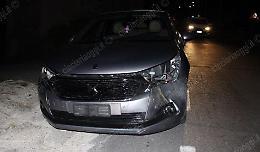 Auto contro cinghiale, impatto inevitabile: paura per una donna incinta