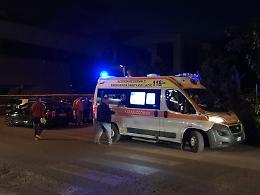 Cade rovinosamente a terra: ricoverato con un trauma facciale