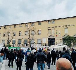 “Basta morire di disastri ambientali”: oggi in piazza il sit-in