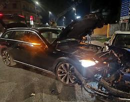 Incidente alle Fornaci, scontro tra due auto: feriti entrambi i conducenti