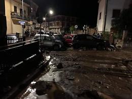 Maltempo: fango, allagamenti e strade spaccate. Famiglie evacuate e scuole chiuse