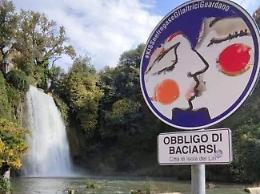 Isola del Liri città del bacio: #KISSnefregaseglialtriciguardano